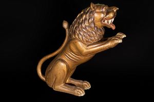 Arte Indiana - Grande leone in legno laccato  India Sud Orientale, Mysore, met XIX secolo
