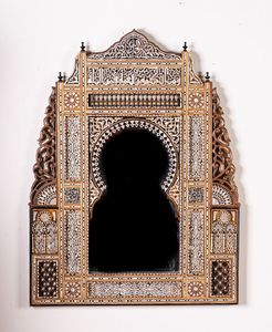 Arte Islamica - Specchio decorativo con struttura in legno intarsiato in madreperla  Vicino Oriente, XX secolo