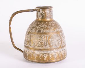 Arte Islamica - Bricco Cairoware in ottone  Egitto, inizio XX secolo