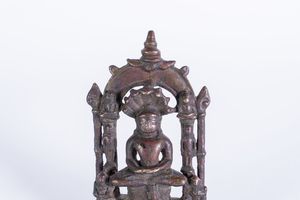 Arte Indiana : Altare Jainista India settentrionale, X secolo  - Asta ASTA 286 - ARTE ISLAMICA E INDIANA include dipinti orientalisti - Associazione Nazionale - Case d'Asta italiane