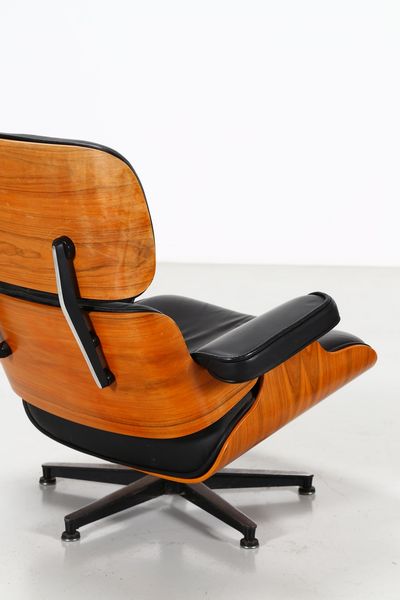 EAMES CHARLES & RAY (1907 - 1978) : Eames lounge chair  - Asta ASTA 284 - DESIGN (online) - Associazione Nazionale - Case d'Asta italiane