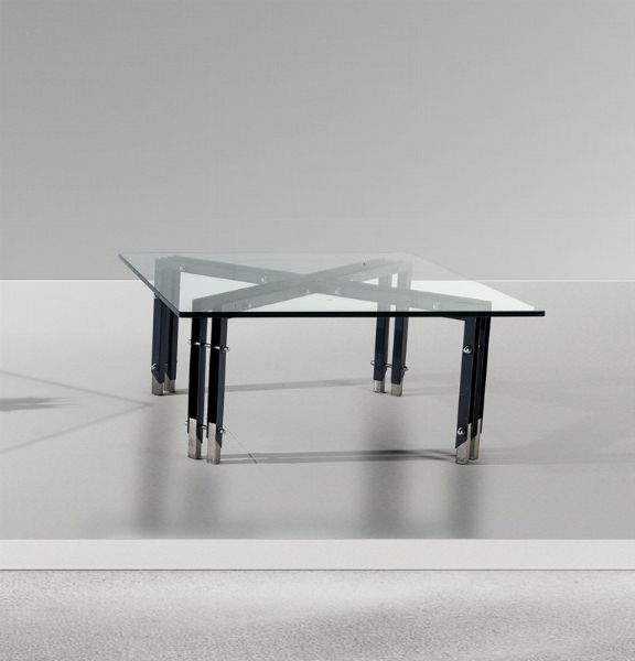 Tavolo basso con struttura in metallo, metallo nichelato e piani in vetro molato.  - Asta Design 200 - Associazione Nazionale - Case d'Asta italiane
