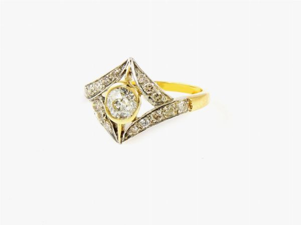 Anello in oro giallo e argento con diamanti  - Asta Gioielli e Orologi - Associazione Nazionale - Case d'Asta italiane