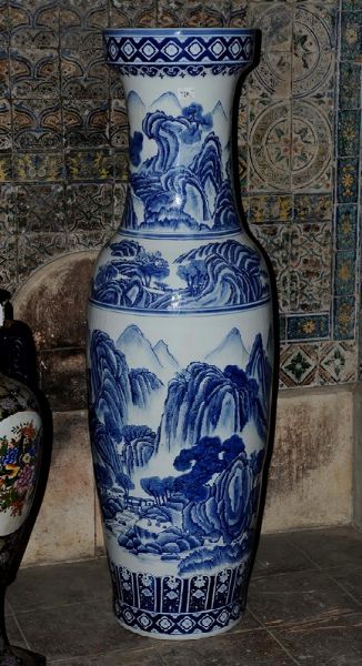 Grande vaso in porcellana, Cina XX secolo  - Asta Ceramiche - Asta a Tempo - Associazione Nazionale - Case d'Asta italiane
