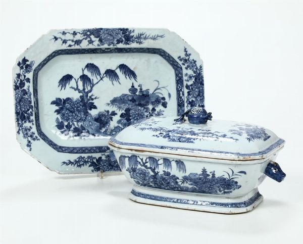 Zuppiera con sottopiatto Cina, XIX secolo  - Asta Ceramiche - Asta a Tempo - Associazione Nazionale - Case d'Asta italiane