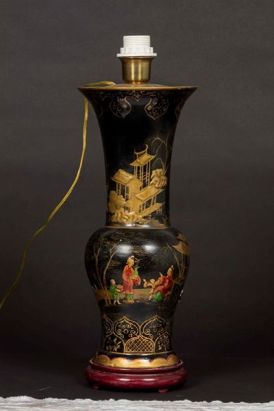 Vaso a tromba Probabilmente Cina (porcellana), decorazione Europa, XX secolo  - Asta Ceramiche - Asta a Tempo - Associazione Nazionale - Case d'Asta italiane