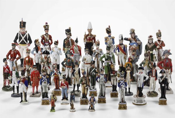 Collezione di 42 figurine di militari Manifatture diverse, XX secolo  - Asta Ceramiche - Asta a Tempo - Associazione Nazionale - Case d'Asta italiane