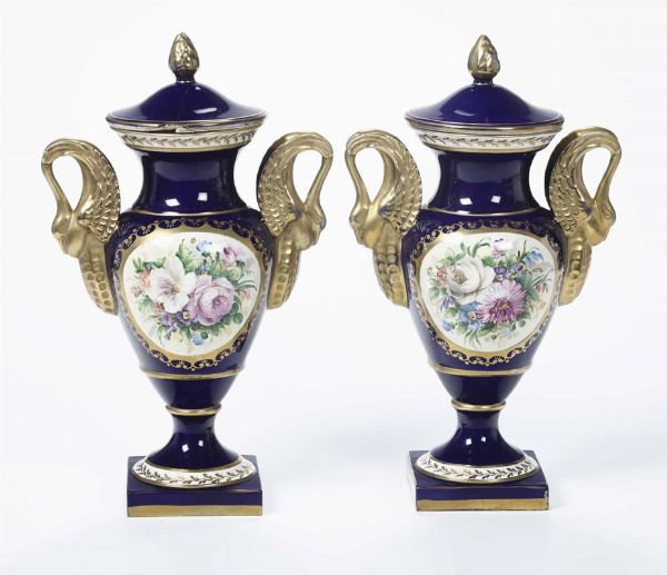 Coppia di vasi con coperchi XX secolo  - Asta Ceramiche - Asta a Tempo - Associazione Nazionale - Case d'Asta italiane