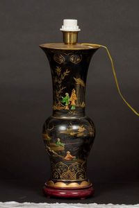 Vaso a tromba Probabilmente Cina (porcellana), decorazione Europa, XX secolo  - Asta Ceramiche - Asta a Tempo - Associazione Nazionale - Case d'Asta italiane