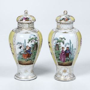 Coppia di vasi con coperchi Dresda, 1900 circa  - Asta Ceramiche - Asta a Tempo - Associazione Nazionale - Case d'Asta italiane