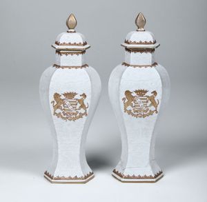 Coppia di vasi con coperchi Parigi, XX secolo  - Asta Ceramiche - Asta a Tempo - Associazione Nazionale - Case d'Asta italiane