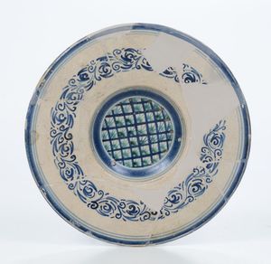 Piatto Faenza, verso la met del XVI secolo  - Asta Ceramiche - Asta a Tempo - Associazione Nazionale - Case d'Asta italiane