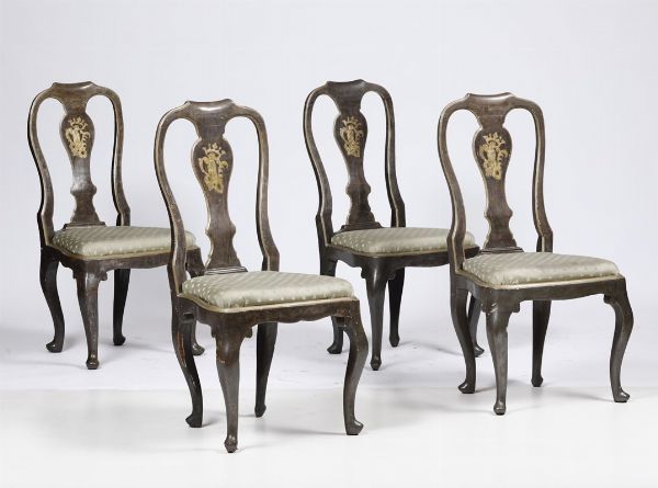 Quattro sedie con schienale a cartella in legno argentato a mecca, XVIII secolo  - Asta Antiquariato III - Asta a Tempo - Associazione Nazionale - Case d'Asta italiane