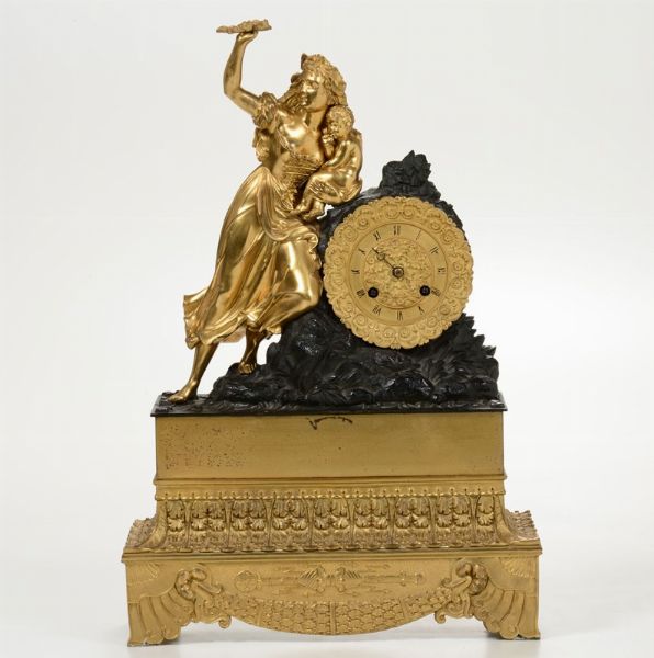 Pendola da tavolo in bronzo dorato, Francia XIX secolo  - Asta Antiquariato III - Asta a Tempo - Associazione Nazionale - Case d'Asta italiane
