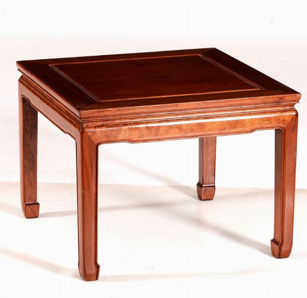 Tavolo basso in legno, Cina, XX secolo  - Asta Antiquariato III - Asta a Tempo - Associazione Nazionale - Case d'Asta italiane
