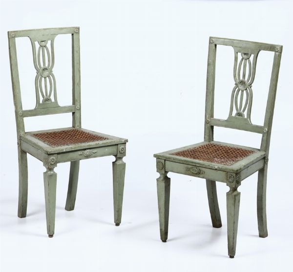 Coppia di sedie in legno intagliato e dipinto  - Asta Antiquariato III - Asta a Tempo - Associazione Nazionale - Case d'Asta italiane