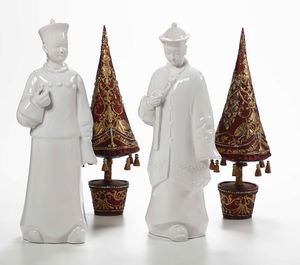 Due statue in porcellana bianca Cina e due oggetti indiani  - Asta Antiquariato III - Asta a Tempo - Associazione Nazionale - Case d'Asta italiane