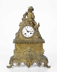 Pendola da tavolo in metallo dorato, XIX secolo  - Asta Antiquariato III - Asta a Tempo - Associazione Nazionale - Case d'Asta italiane