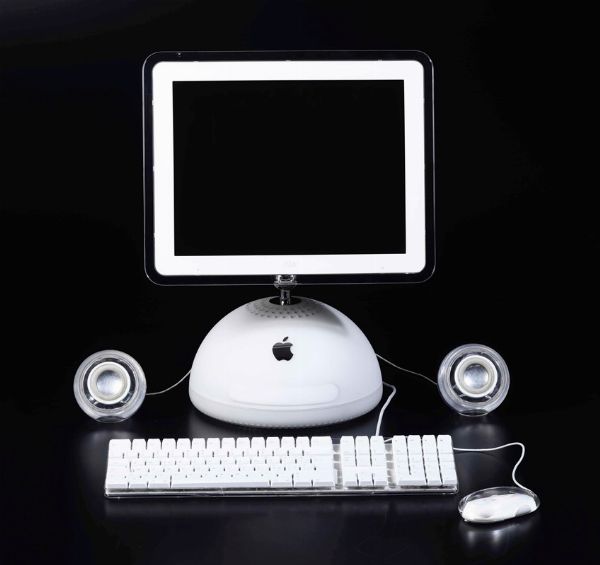 Apple iMac G4 'Luxo' o 'iLamp'  - Asta Out of the Ordinary - Associazione Nazionale - Case d'Asta italiane