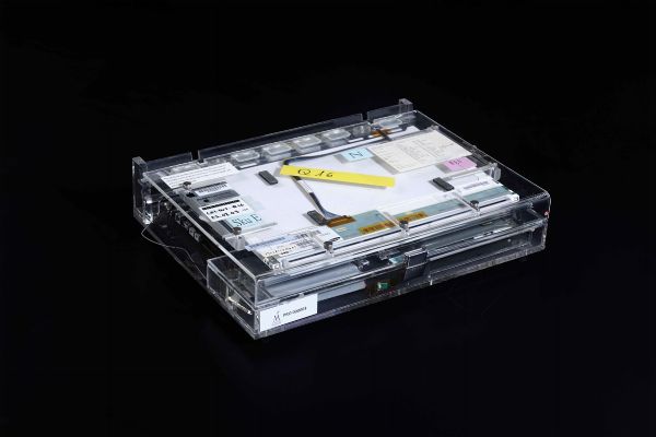 Prototipo di Apple Powerbook G4 alluminum (2002)  - Asta Out of the Ordinary - Associazione Nazionale - Case d'Asta italiane