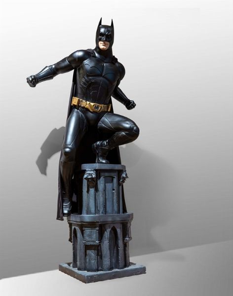 DC Comics : Statua di Batman  - Asta Out of the Ordinary - Associazione Nazionale - Case d'Asta italiane