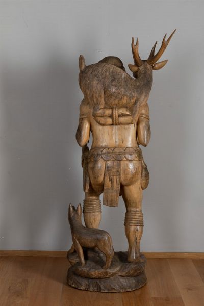 Anonimo : Cacciatore indigeno Ifugao con cervo e cane  - Asta Out of the Ordinary - Associazione Nazionale - Case d'Asta italiane