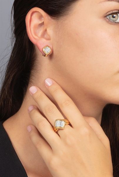 Demi-parure composta da anello ed orecchini con  diamanti taglio princess  - Asta Gioielli - Asta a Tempo - Associazione Nazionale - Case d'Asta italiane
