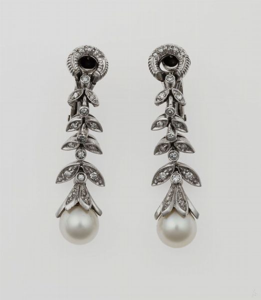 Orecchini pendenti con perle coltivate e diamanti taglio huit-huit  - Asta Gioielli - Asta a Tempo - Associazione Nazionale - Case d'Asta italiane