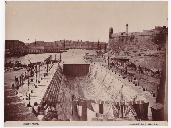 E. Borg : Malta - Sommerset Dock  - Asta Fotografie tra Ottocento e Novecento - Associazione Nazionale - Case d'Asta italiane