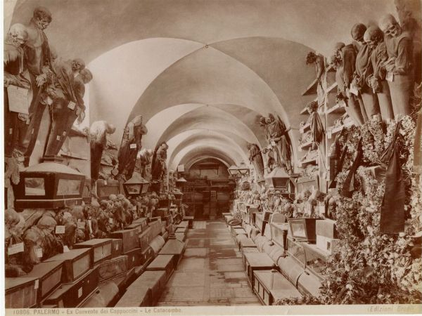Edizioni Brogi (1864-1950) : Catacombe 1890 circa  - Asta Fotografie tra Ottocento e Novecento - Associazione Nazionale - Case d'Asta italiane