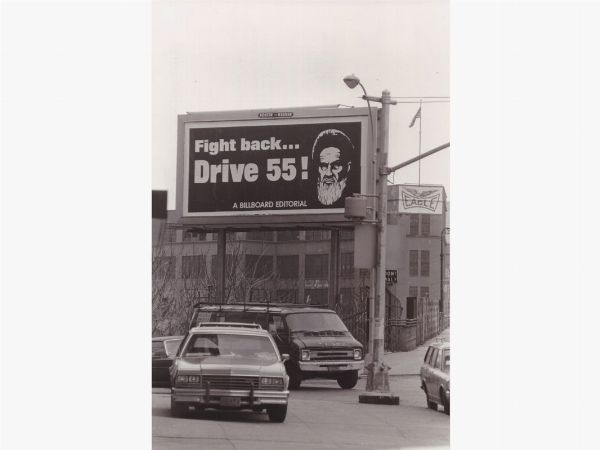 James Pozarik : Drive 55! Reduce using Iranian oil 1980  - Asta Fotografie tra Ottocento e Novecento - Associazione Nazionale - Case d'Asta italiane