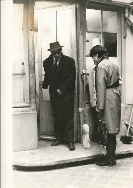 Jean-Luc Godard, regista  - Asta Ciak si gira! Scatti da una storia del cinema | Asta a Tempo - Associazione Nazionale - Case d'Asta italiane