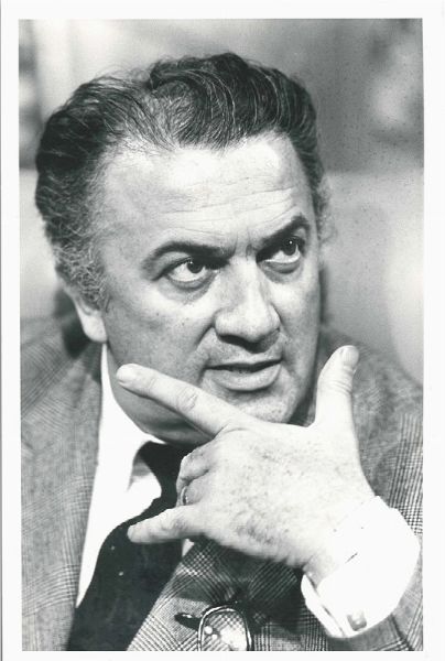 Federico Fellini  - Asta Ciak si gira! Scatti da una storia del cinema | Asta a Tempo - Associazione Nazionale - Case d'Asta italiane