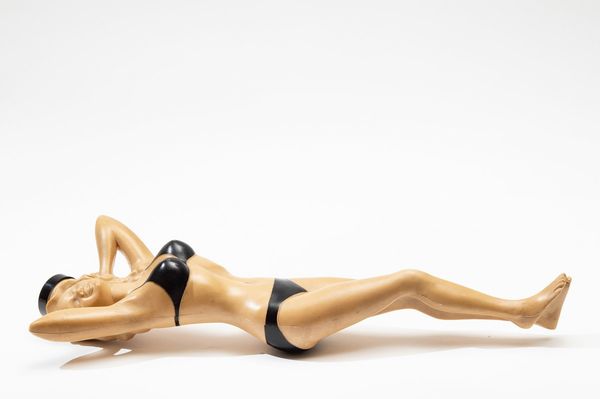 Jane Mansfield in a bikini hot water bottle, 1960  - Asta Rari e curiosi oggetti da una collezione romana | Asta a Tempo - Associazione Nazionale - Case d'Asta italiane