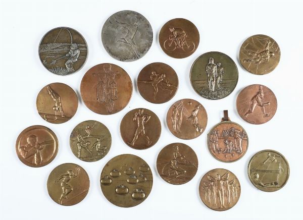 Lotto di 19 monete in bronzo  - Asta Rari e curiosi oggetti da una collezione romana | Asta a Tempo - Associazione Nazionale - Case d'Asta italiane