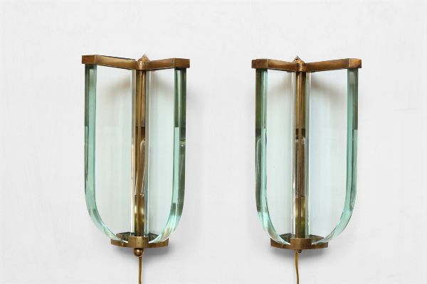 Due appliques con struttura in ottone e diffusori in cristallo molato  - Asta Design Lab - Associazione Nazionale - Case d'Asta italiane