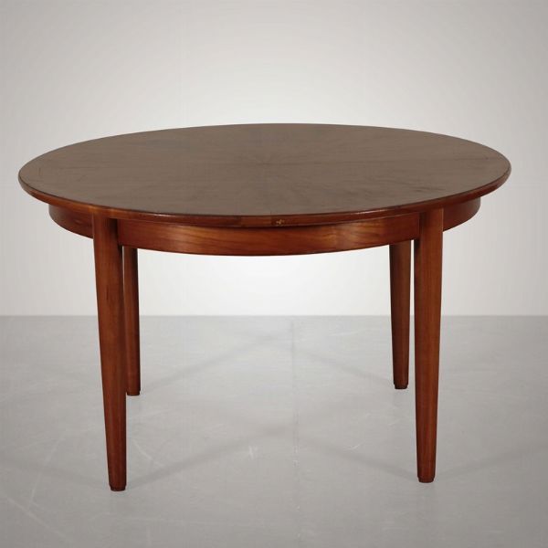 Tavolo rotondo con struttura e piano in legno.  - Asta Design Lab - Associazione Nazionale - Case d'Asta italiane