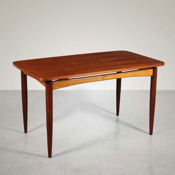 Tavolo rettangolare con struttura e piano in legno.  - Asta Design Lab - Associazione Nazionale - Case d'Asta italiane