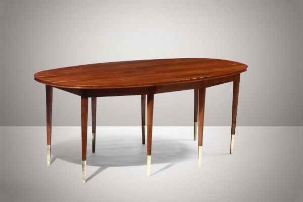 Tavolo ovale con struttura e piano in legno, puntali in ottone.  - Asta Design Lab - Associazione Nazionale - Case d'Asta italiane