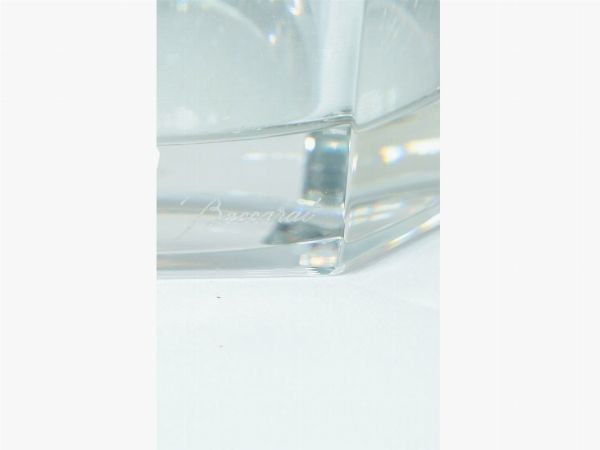 Vaso di design in cristallo, manifattura Baccarat  - Asta Arredi, Dipinti Antichi, Argenti e Curiosit da un appartamento fiorentino - Associazione Nazionale - Case d'Asta italiane