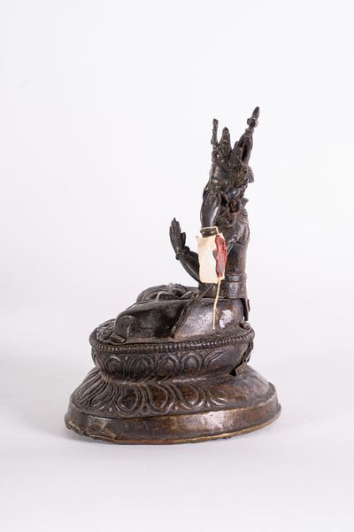 Arte Himalayana : Figura in bronzo raffigurante Avalokitesvara Nepal, XIX secolo  - Asta ASTA 290 - ARTE ORIENTALE (ONLINE) - Associazione Nazionale - Case d'Asta italiane