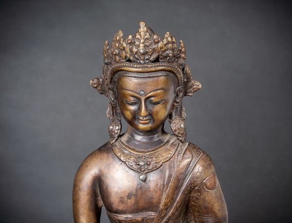 Arte Himalayana : Scultura in bronzo raffigurante BuddhaNepal, tardo XIX - XX secolo  - Asta ASTA 290 - ARTE ORIENTALE (ONLINE) - Associazione Nazionale - Case d'Asta italiane