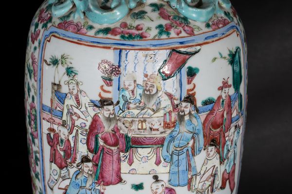 Arte Cinese : Coppia di vasi Canton in porcellana Cina, XIX secolo  - Asta ASTA 290 - ARTE ORIENTALE (ONLINE) - Associazione Nazionale - Case d'Asta italiane