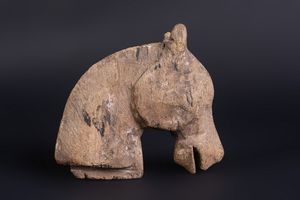 Arte Cinese - Testa di cavallo in legno con tracce di policromia Cina, dinastia Han, 206 a.C - 220 d. C.