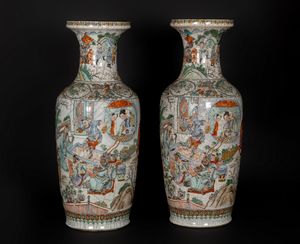 Arte Cinese - Coppia di vasi in porcellana dipinta con personaggiCina, dinastia Qing, XIX secolo