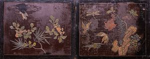 Arte Cinese - Coppia di schermi in legno laccato ed intagliato con fiori, rocce, farfalle ed uccelliCina, XIX secolo