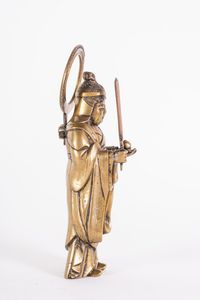 Arte Cinese : Figura in bronzo raffigurante monaco stante con spada Giappone, XIX secolo  - Asta ASTA 290 - ARTE ORIENTALE (ONLINE) - Associazione Nazionale - Case d'Asta italiane