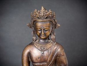 Arte Himalayana : Scultura in bronzo raffigurante BuddhaNepal, tardo XIX - XX secolo  - Asta ASTA 290 - ARTE ORIENTALE (ONLINE) - Associazione Nazionale - Case d'Asta italiane
