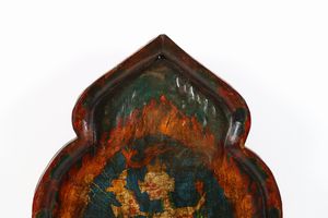 Arte Himalayana : Tavola in legno dipinto con chitipatiTibet, XIX secolo  - Asta ASTA 290 - ARTE ORIENTALE (ONLINE) - Associazione Nazionale - Case d'Asta italiane