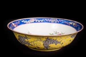 Arte Cinese - Piatto in porcellana dipinto con melagrane Cina, XIX secolo